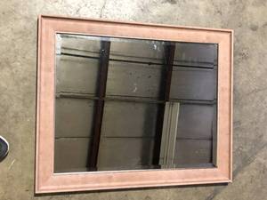 lot 33 image: Square Mirror Customer Returns See Pictures