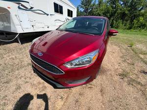 lot 10 image: 2017 Ford Focus SE Sedan 4D