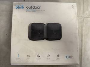 lot 15 image: Pack of 2 Blink Outdoor Camera System