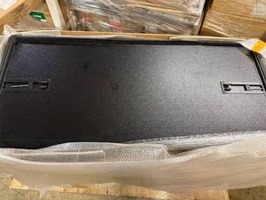 lot 27 image: Real Turck Hard Tonneau Cover