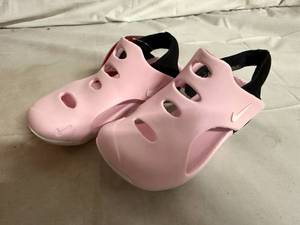 lot 51 image: Nike Sunray Protect 3s - Size 12C