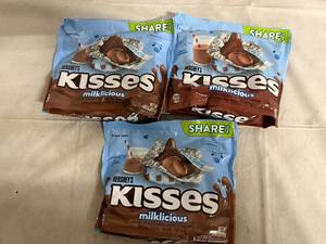 lot 152 image: 3 Bags of Hersheys Kisses Milklicious