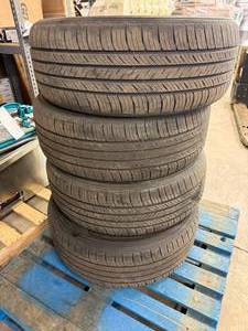 lot 01 image: 4 Kumho Tires - Crugen HP 71 - 27560 R20 