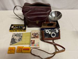 lot 6 image: Argus C-3 With Leather Case & Accessories