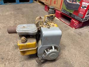 lot 30 image: Trash Pump-Gas Driven