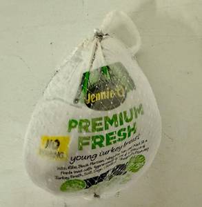 lot 114 image: K. 7.39lbs JennieO Premium Young Turkey Breasts