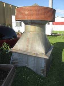 lot 01 image: Large metal coupola measuring approximately 4.5 x 4.5 feet at the base