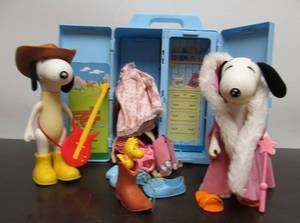 lot 72 image: Vintage Knickerbocker BELLE Snoopys Sister Plush Figures wOutfits Carrying Case & More