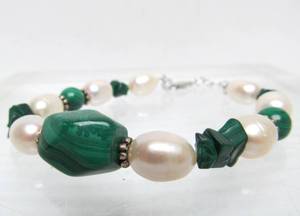 lot 81 image: Bracelet wGenuine Freshwater Pearls, Sterling Silver & Malachite