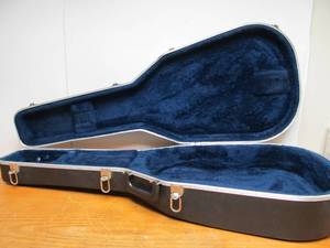 lot 86 image: Quality MARTIN Guitar Case - Hard Shell wBlue Lining