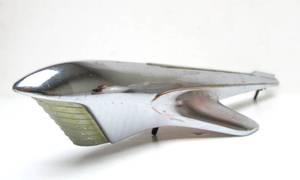lot 107 image: Excellent Condition Large Original Early 50s era Chrome Hood Ornament