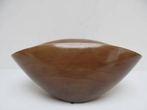 lot 13 image: Handmade Signed Art Glass Bowl - Made in Spain