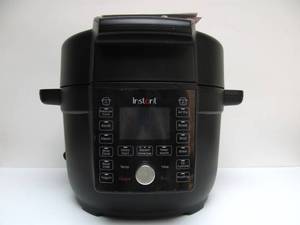 lot 18 image: Brand new INSTANT Air Fryer - Duo Crisp wUltimate Lid