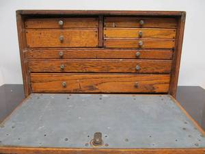 lot 44 image: Antique Oak Machinists Tool Chest