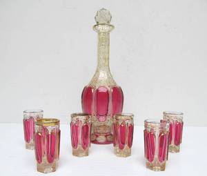 lot 189 image: Outstanding Antique Mid 19th Century Cranberry & Gold Glass Decanter & 6 Small Glasses - Possibly Ludwig Moser