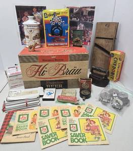 lot 198 image: Estate Lot of Assorted Vintage Collectibles Advertising etc