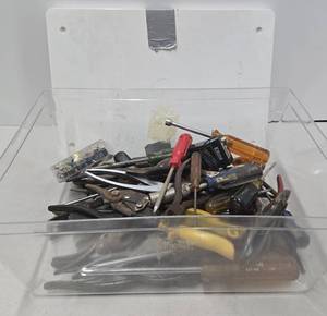 lot 199 image: Estate Lot of Assorted Hand Tools