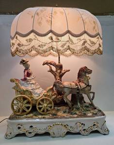 lot 224 image: Exceptional LARGE Capodimonte Carriage Table Lamp
