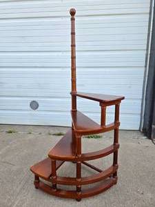 lot 229 image: Great Looking Spiral Staircase Stepladder