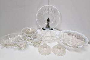 lot 262 image: Large Group of Vintage 1940s era Hobnail Glassware