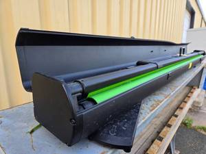 lot 274 image: ELGATO Retractable Green Screen