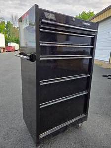 lot 2 image: Like-New HUSKY Black Rolling Tool Chest w Tools