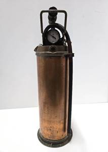 lot 283 image: Very Cool Heavy Duty antique Copper Phister Fire Extinguisher