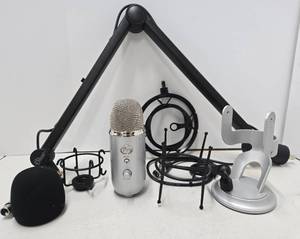 lot 346 image: Quality BLUE Microphone & Many Accessories