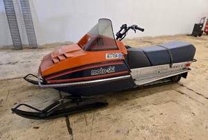 lot 1 image: Awesome Vintage MOTO-SKI Mirage II Snowmobile