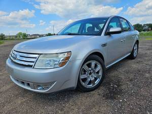 2008 Ford Taurus - LOW MILES!!