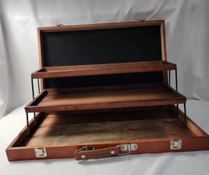 lot 75 image: Maple Coin Chest or Jewely Box - 19L x 12W x 2 D