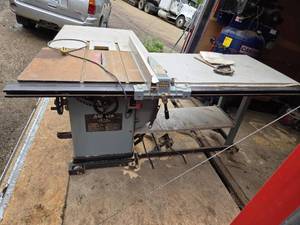 Delta 230V Unisaw 10" Tilting Arbor Saw with Unifence and Delta Add-On Tables
