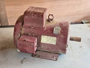 lot 8 image: Leeson Electric Motor 230 Volt 184T Model 1740 RPM - May Need Rebuild, Sounds Rough When Turning Shaft