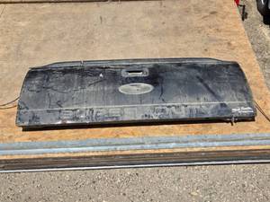 lot 9 image: Used Ford Super Duty Tailgate