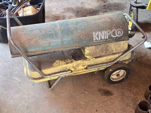 lot 14 image: KNIPCO F110F Portable Heater - May Need Work
