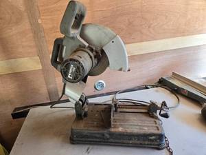 lot 16 image: Porter Cable 14 Chop Saw