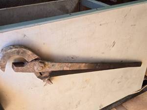 lot 24 image: Large Metal Vintage Adjustable Pliars Tool approximately 37 inches