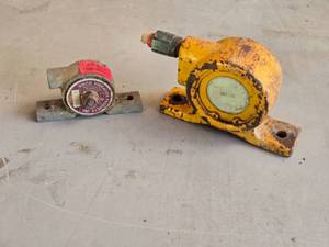 lot 33 image: Lot of 2 Vibration Motors VIBCO VS-100 and ABF-1s