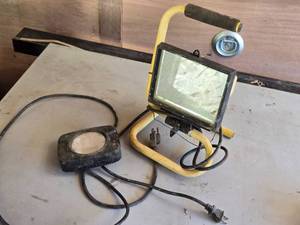 lot 37 image: Lot of 2 Portable Work Lights - Untested