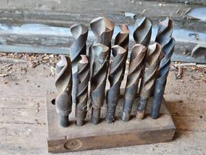lot 87 image: Metal Drill Bits in Wooden Block