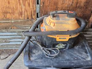lot 91 image: Armor All 2HP WetDry Vacuum Cleaner - Powers On