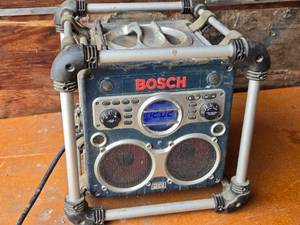 lot 100 image: Bosch Power Box Jobsite Radio - Power Outlets Do Not Seem To Work