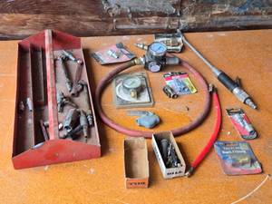 lot 124 image: Pressure Gauges, Fittings, and Misc Other Pneumatic Items