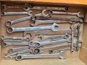 lot 135 image: Lot of Stanley and Other Brands of Metric Wrenches
