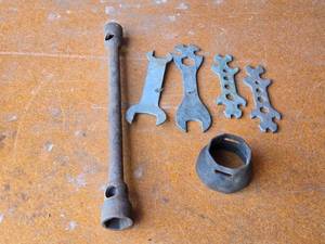 lot 141 image: Lug Wrench and Other Wrenches