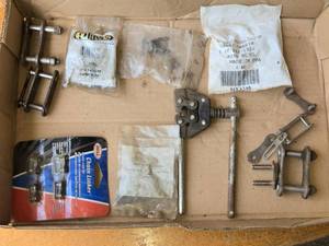 lot 151 image: Chain Link Connectors and Tools
