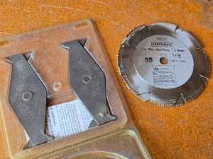 lot 166 image: Craftsman 7-Inch Thin Rim-Sawing Dado Set with Blades