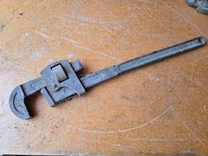 lot 175 image: Wilde Tool Co. 24 Drop Forged Pipe Wrench