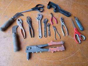 lot 178 image: Mixed Hand Tools with Pliers, Wrenches, and Scissors