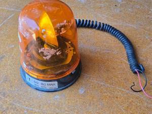 lot 203 image: CAT 204 Series 12V Rotating Beacon Light with Wiring - Needs Bulb and End